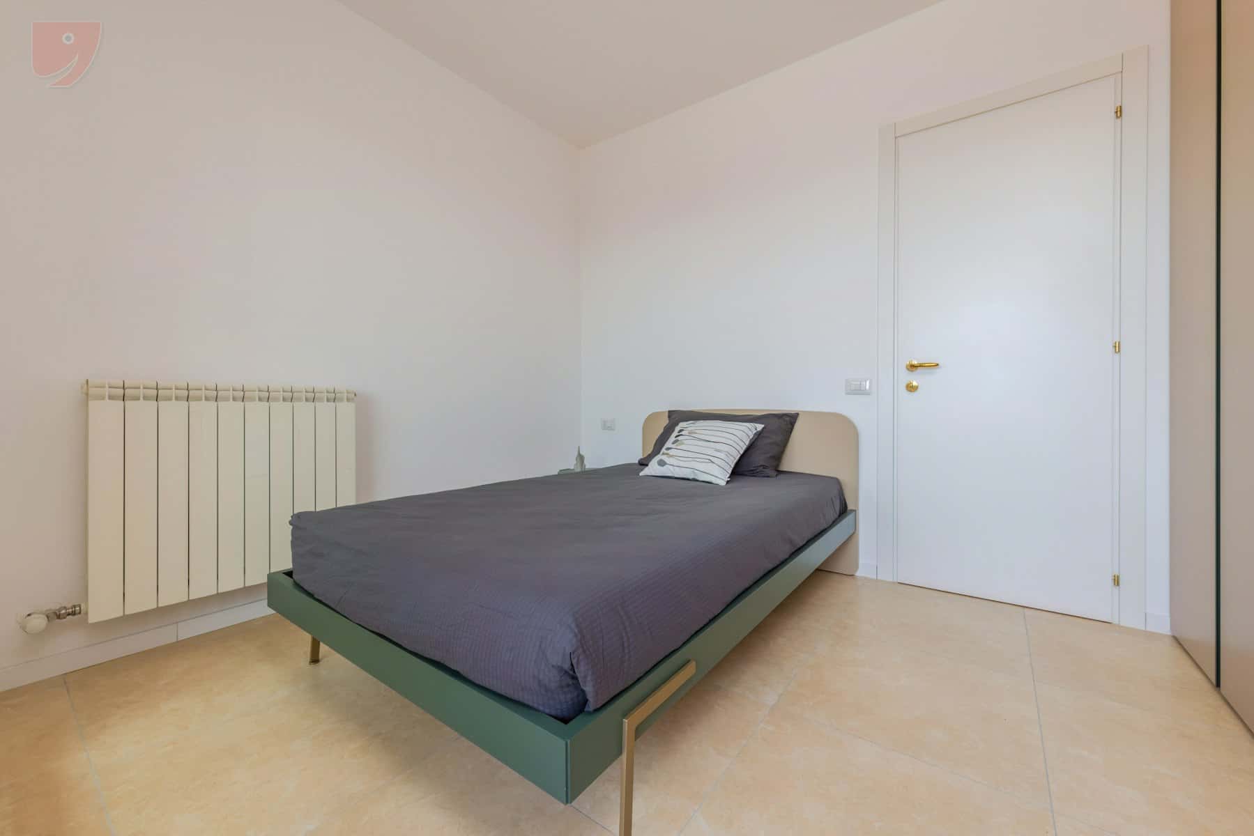 Stanza in Viale Famagosta, Milano di 90 m² con 4 camere