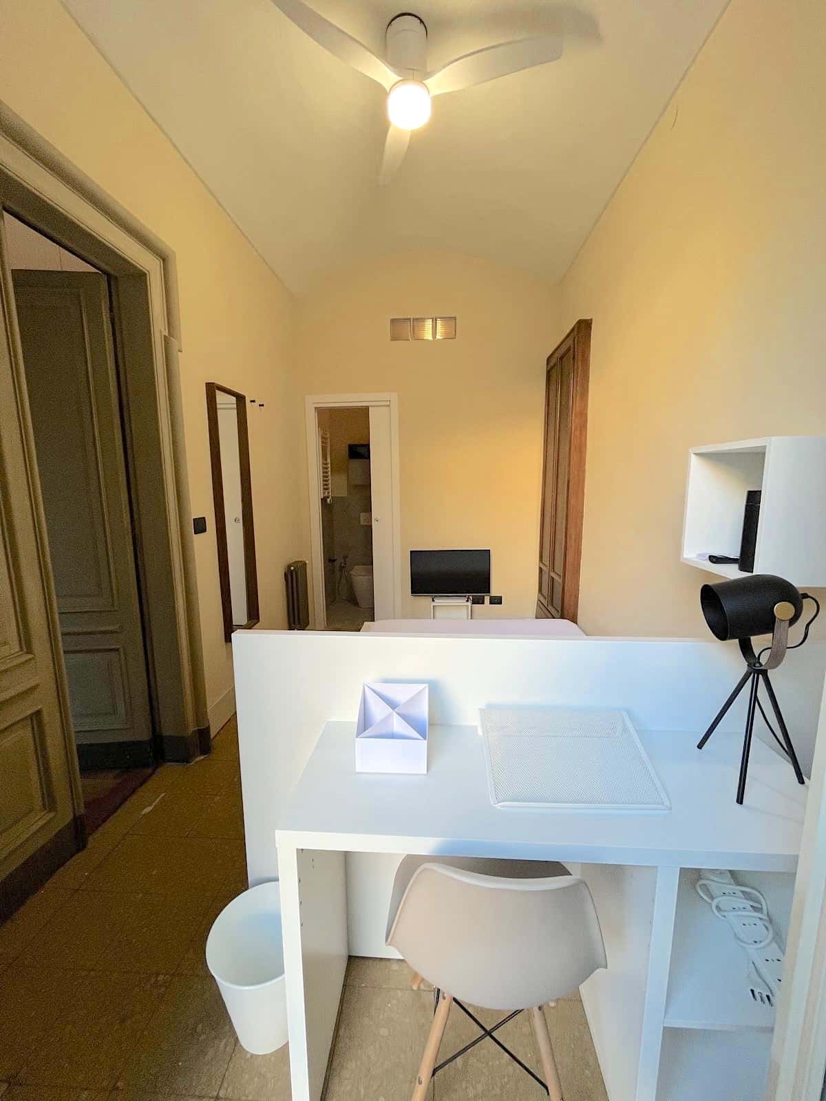 Room in Via Giovanni Camerana, Torino for 70 m² with 3 bedrooms