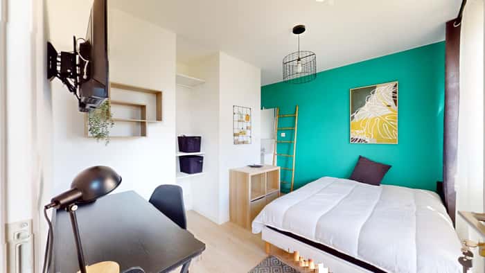 Listing photo thumbnail