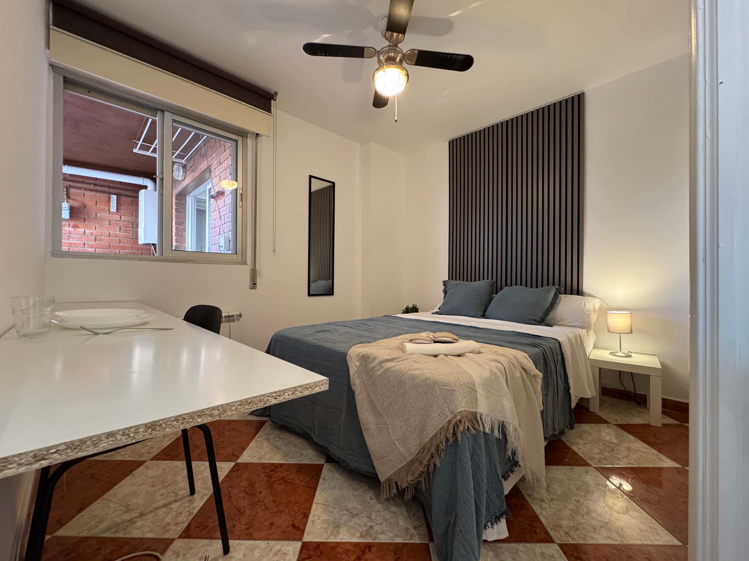 Zimmer in Calle de los Andaluces, Madrid für 80 m² mit 4 Schlafzimmer