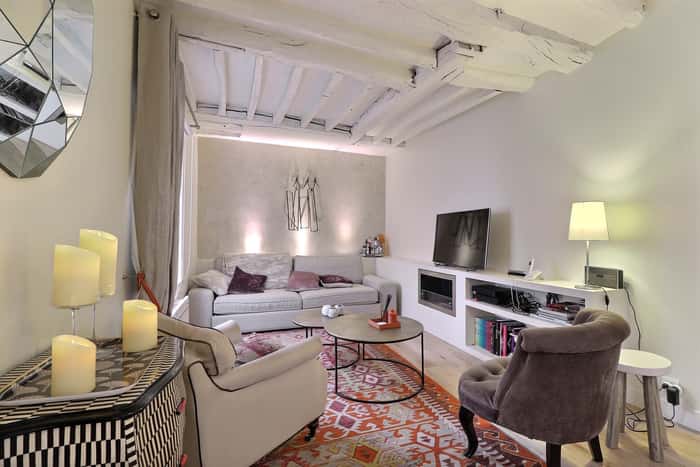 Listing photo thumbnail