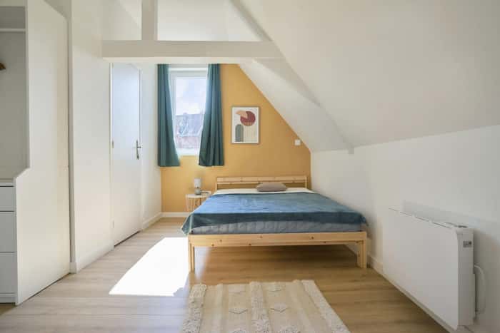 Listing photo thumbnail