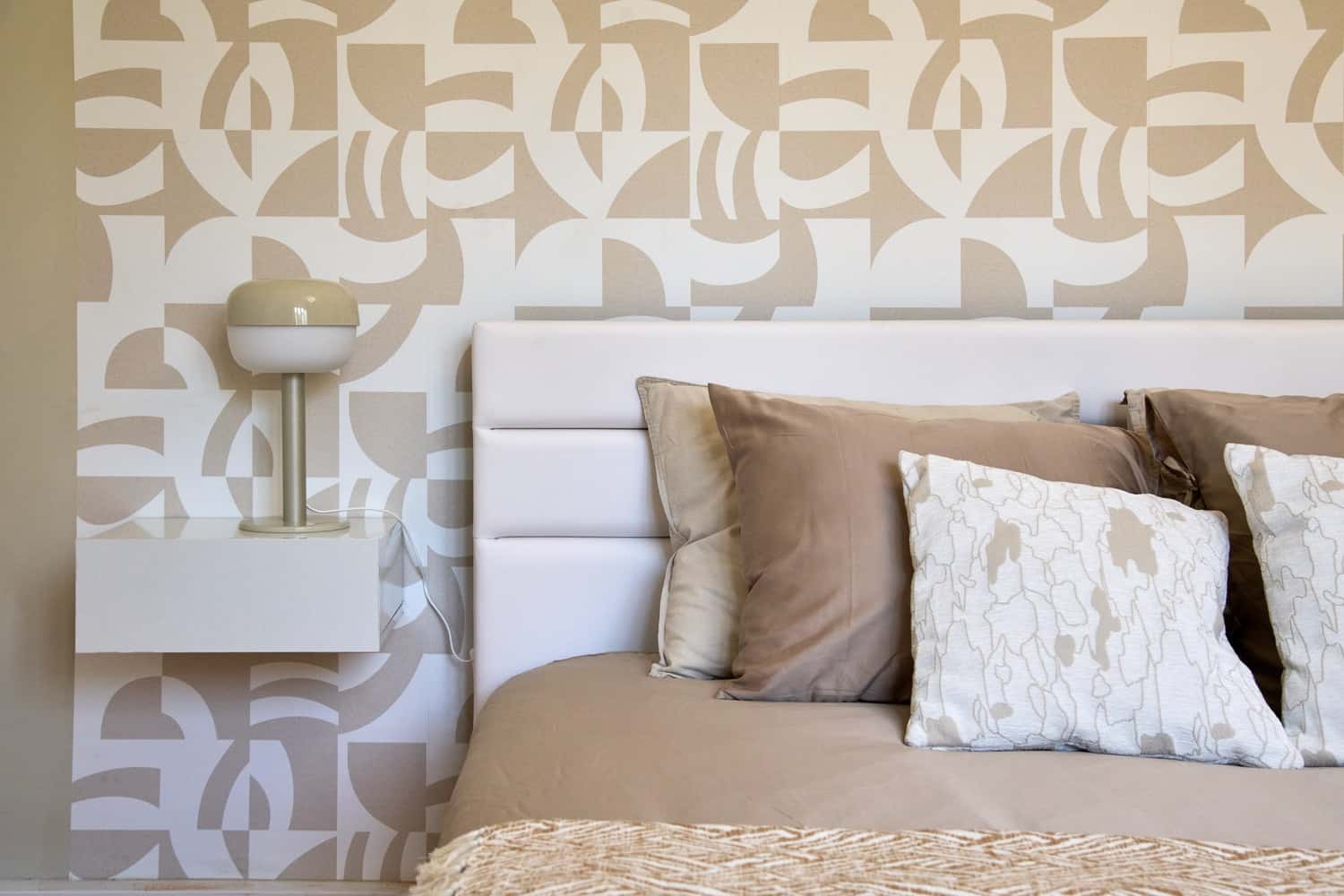 Room 9 - 51. Av. João Crisóstomo 25 3