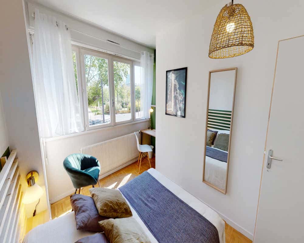 Chambre dans le rue des Emeraudes