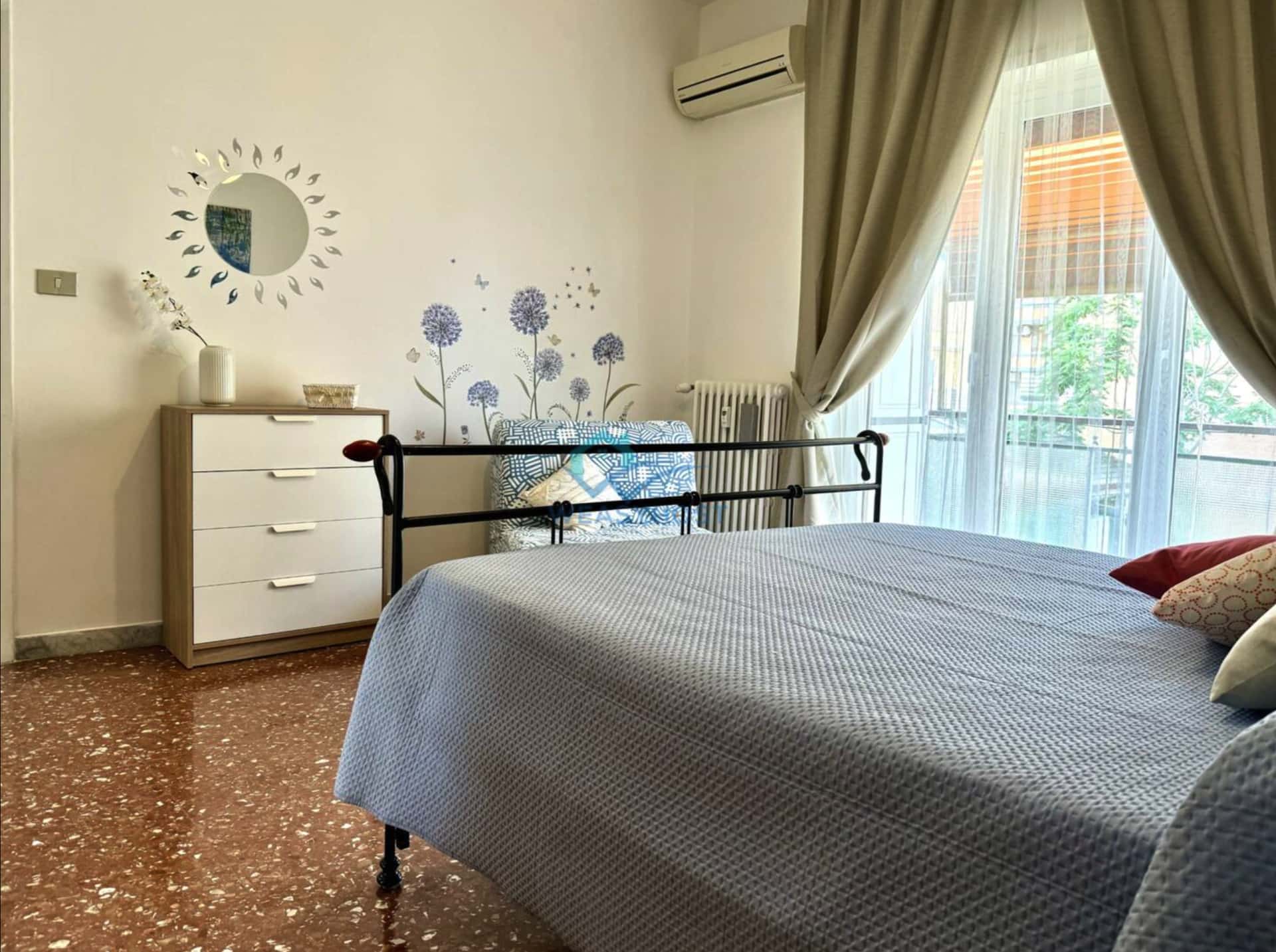 077 - Anassimandro - Typical Grandma's Roman Apartment