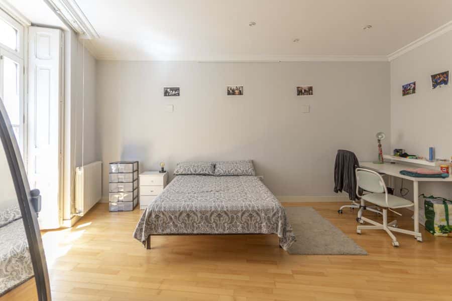 Habitación en piso de 5 habitaciones en Ciutat Vella