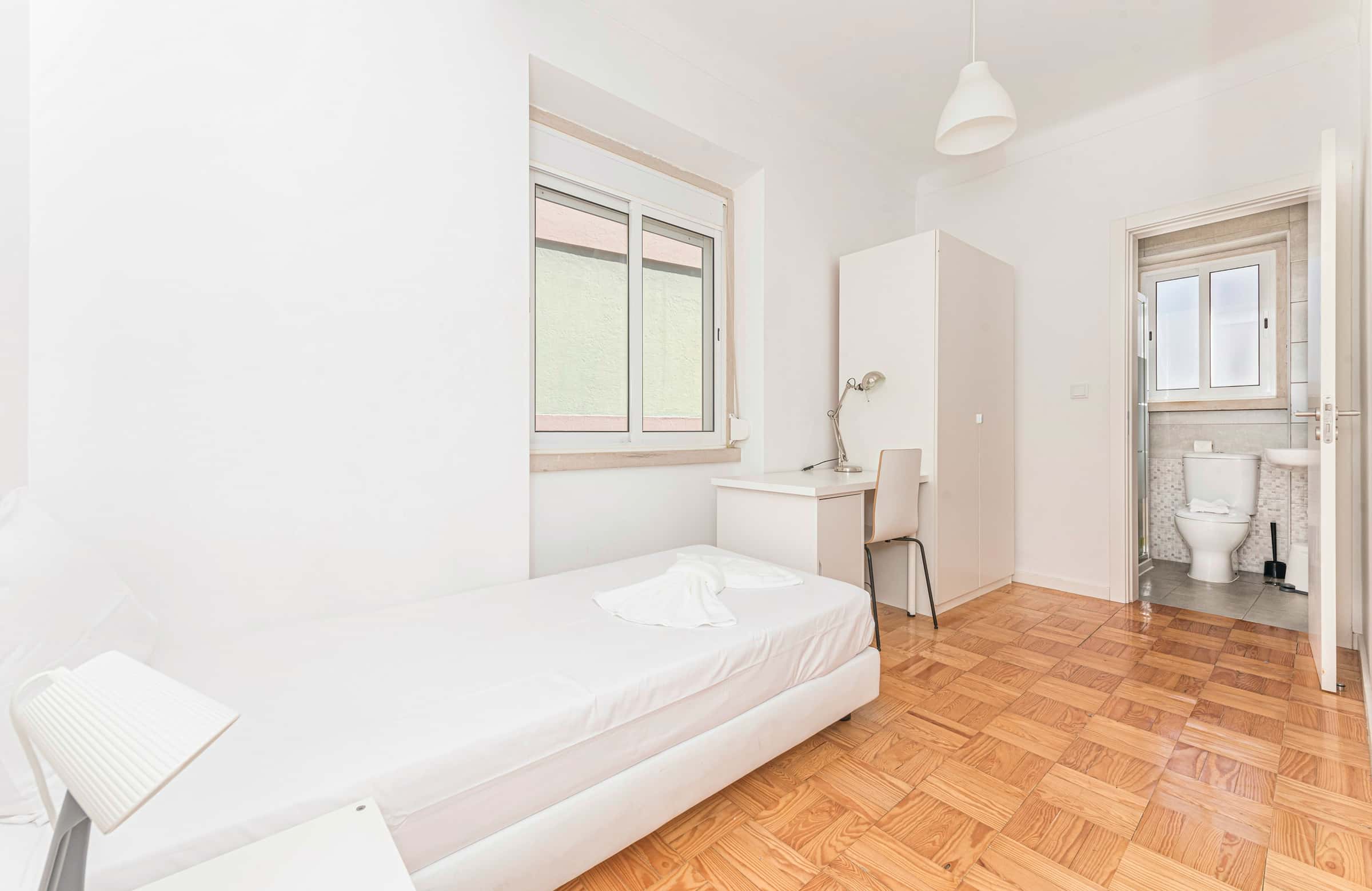 Estrada das Laranjeiras (Students only)