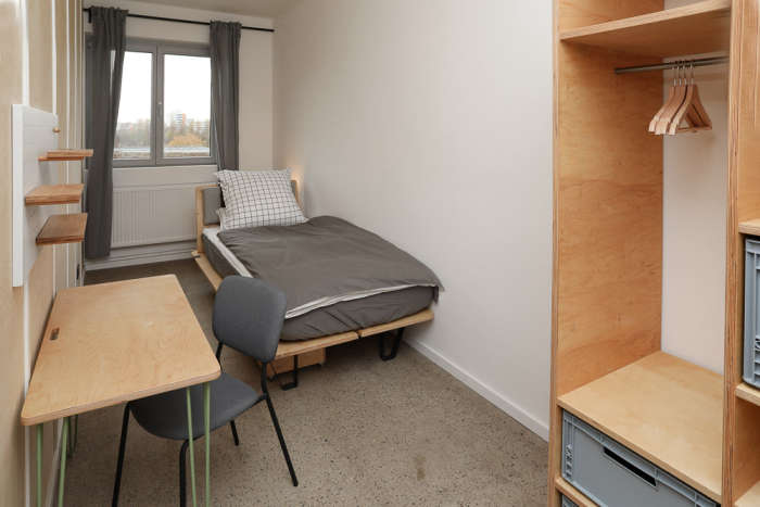 Listing photo thumbnail