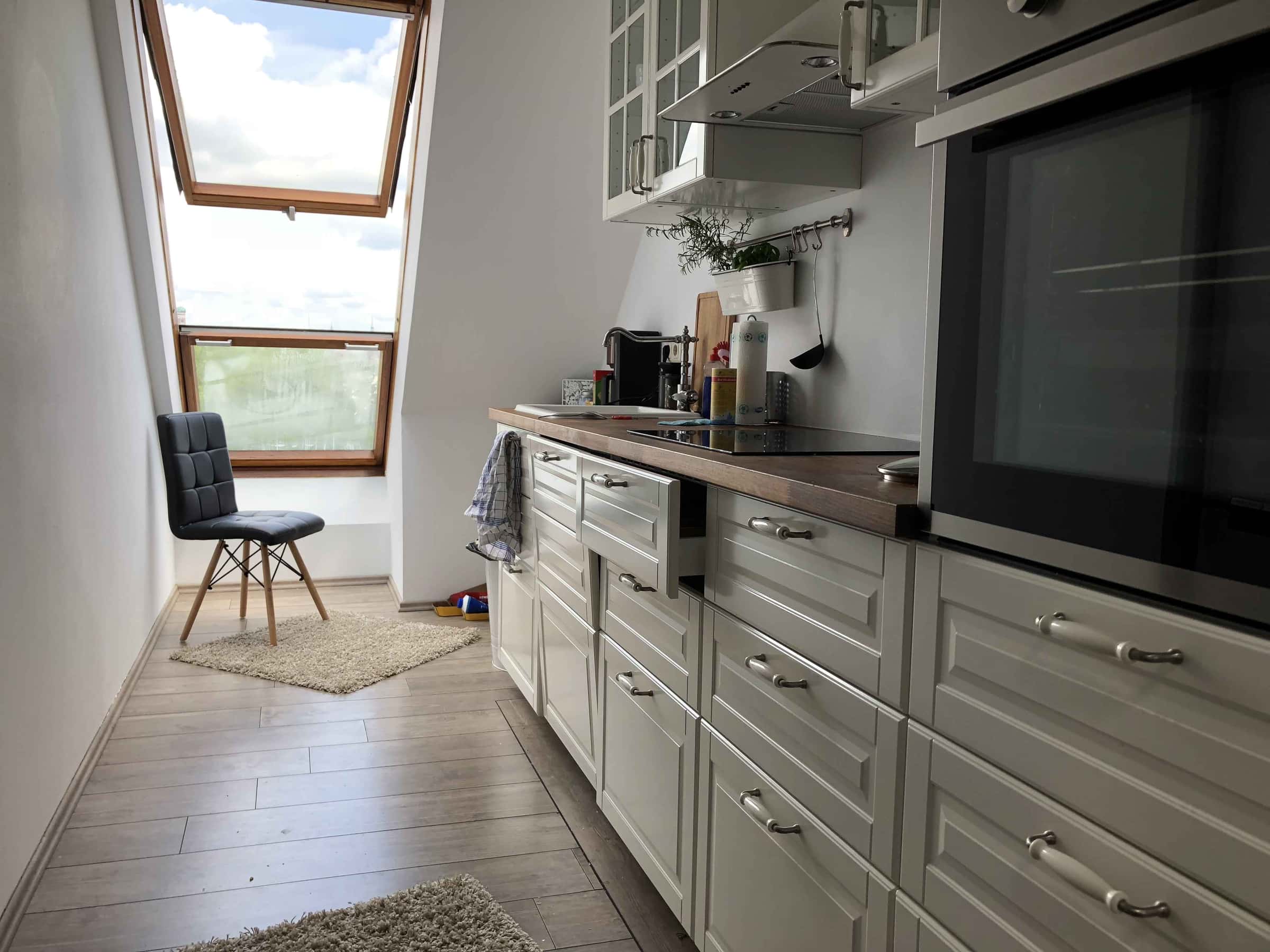 Room in Kapuzinerstraße, München for 95 m² with 3 bedrooms