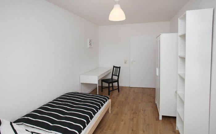 Listing photo thumbnail