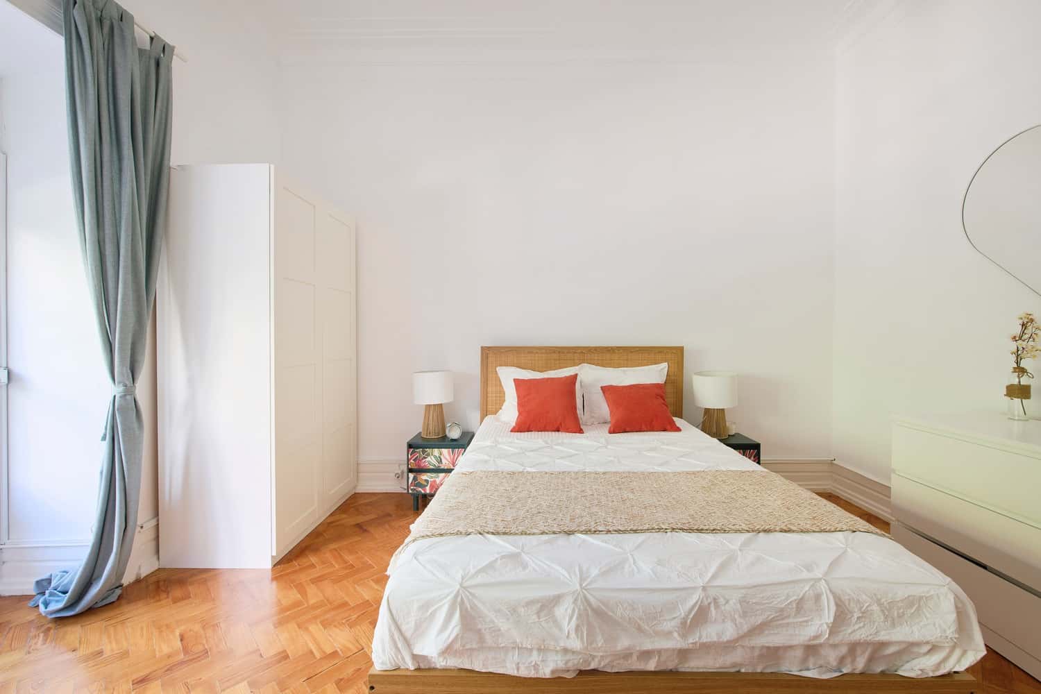 Room 3 - 30. Rodrigo Fonseca 135 1E