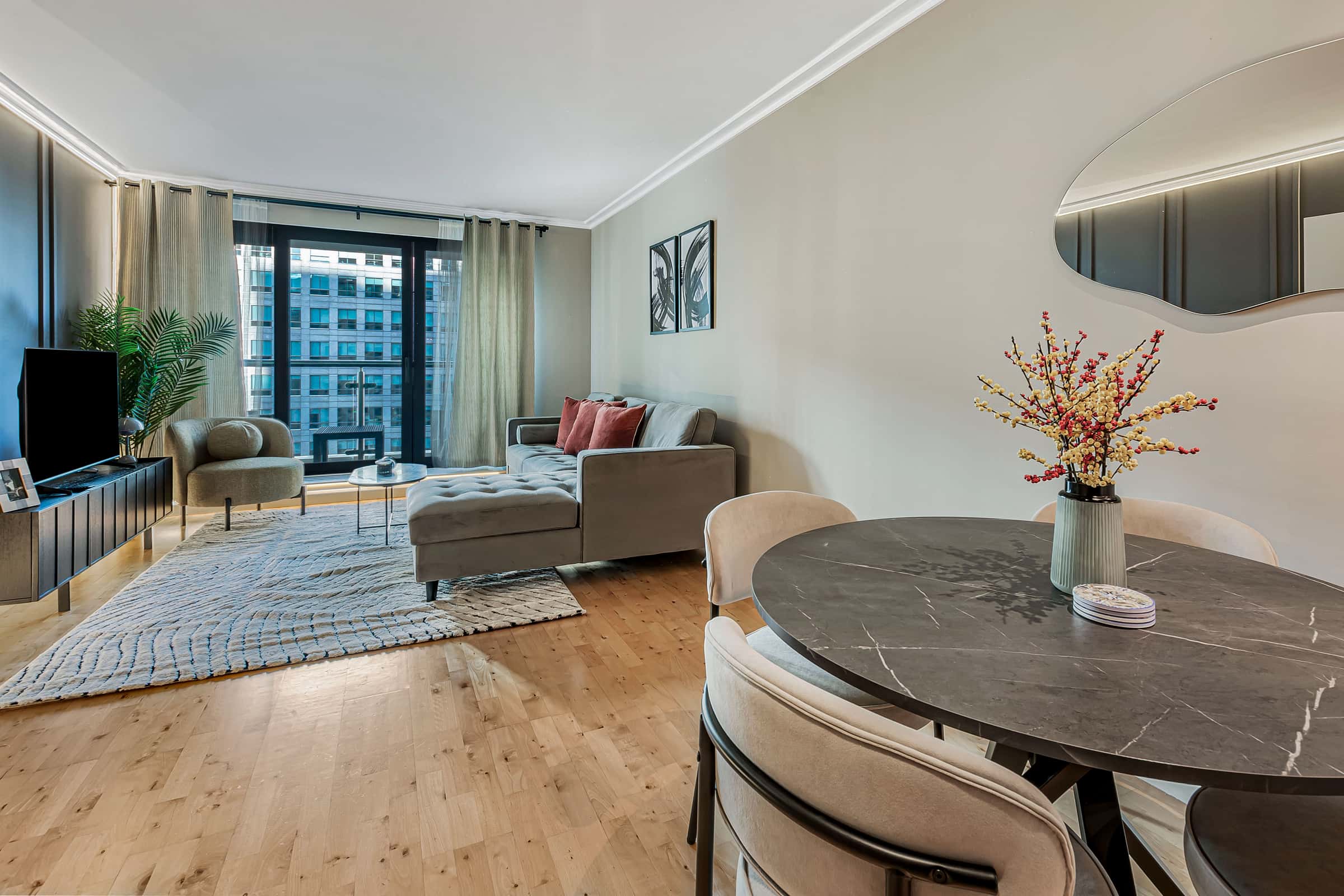 Apartamento em South Quay Square, London para 85 m² com 2 quartos