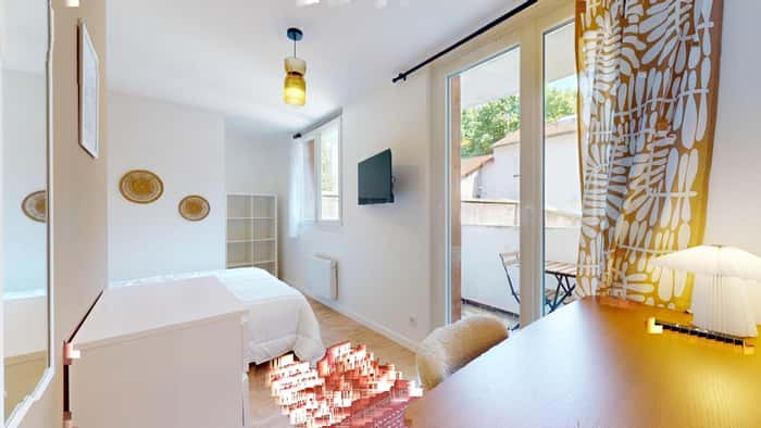 Listing photo thumbnail