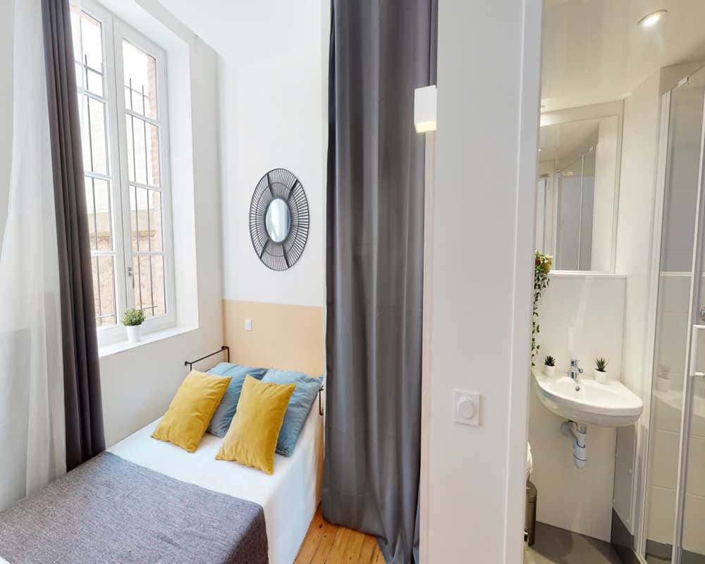 Chambre dans le rue Bellegarde