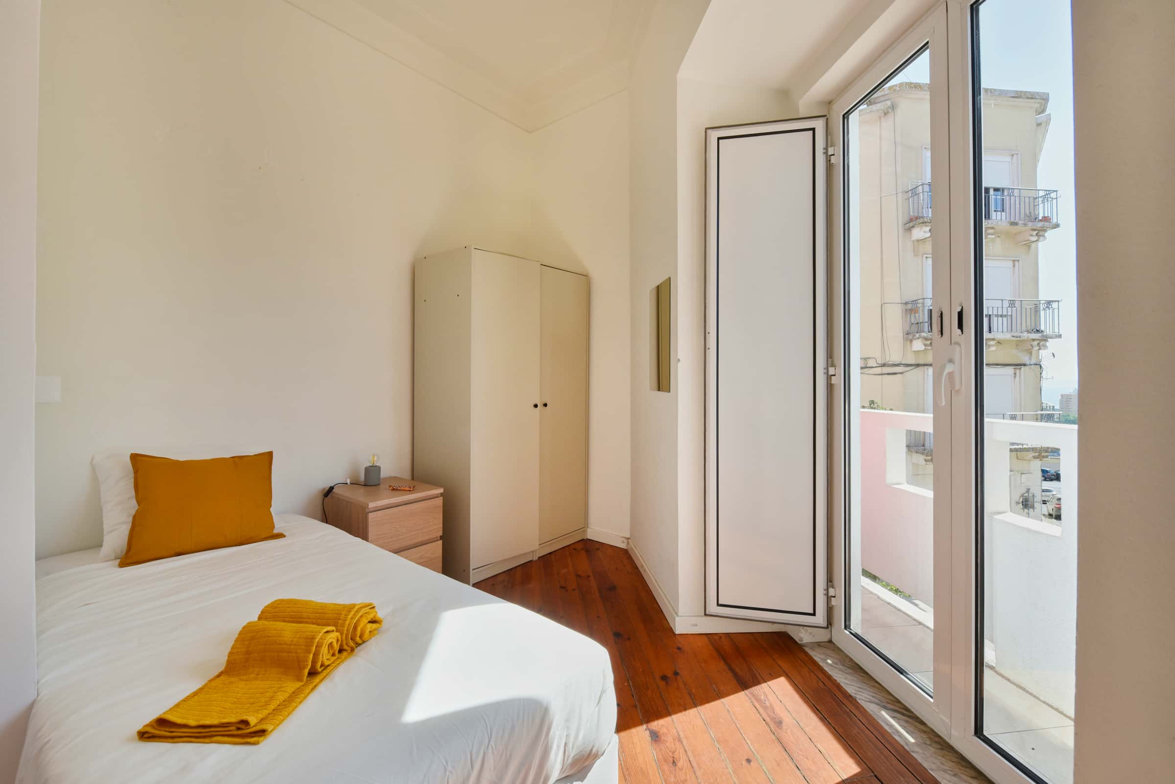 Bedroom in a 7-bedroom apartment in R. David Lopes, Lisbon - Room 203