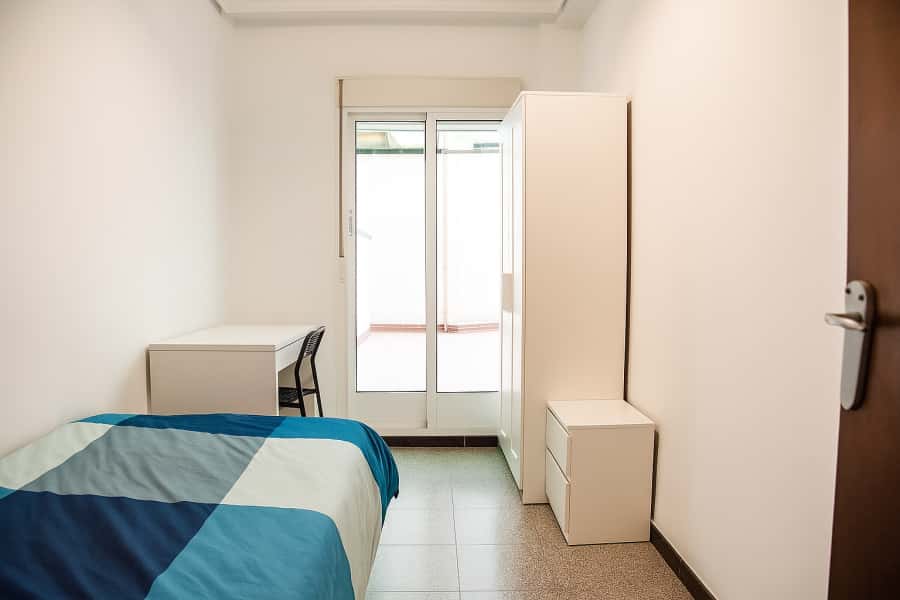 Habitación en piso de 4 habitaciones en Ciutat Universitaria