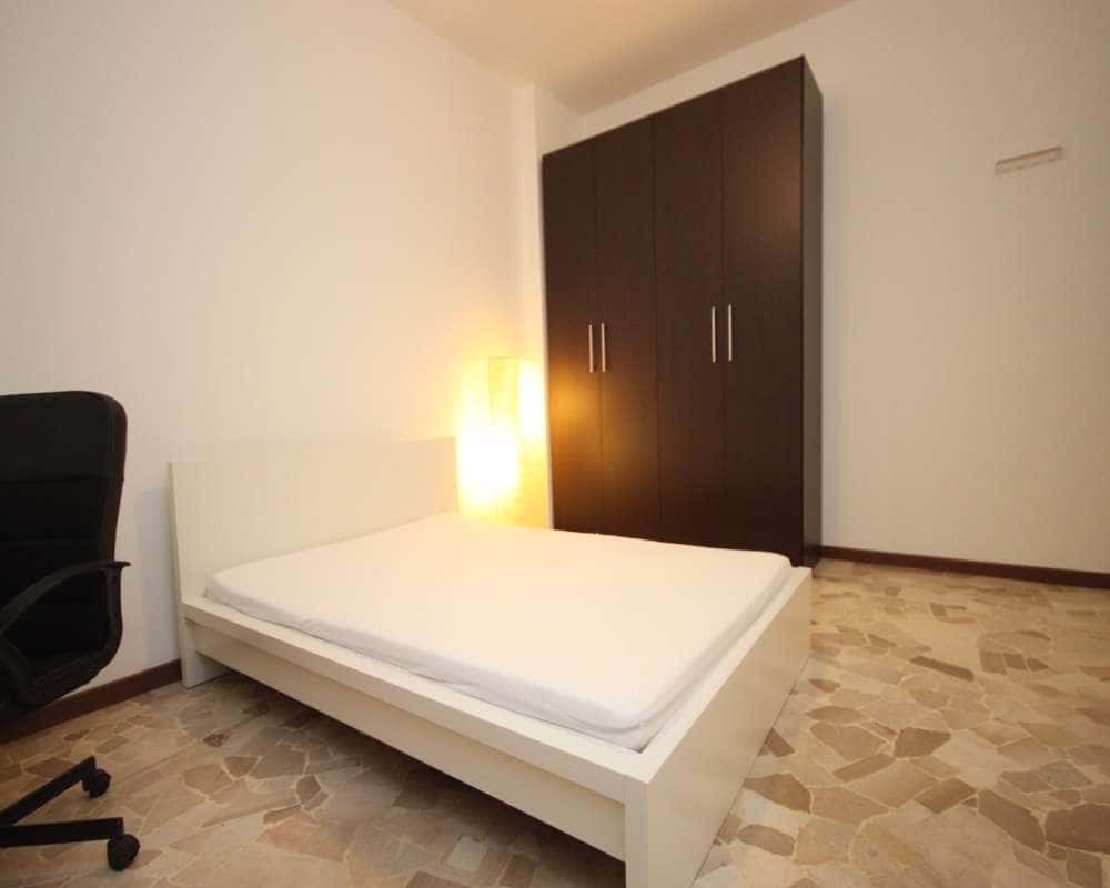 Special Offer: Stanza in Via Salvatore Barzilai