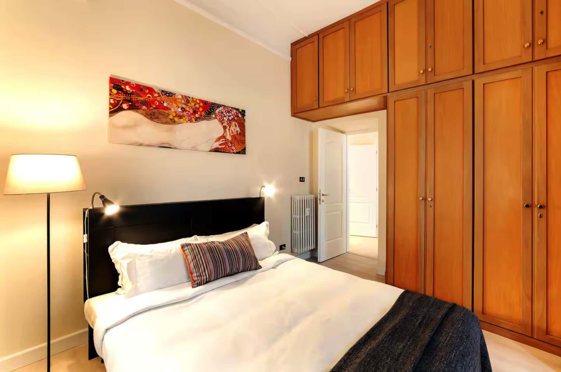 005 - Labicana - Sunny flat in elegant building close to Colosseum