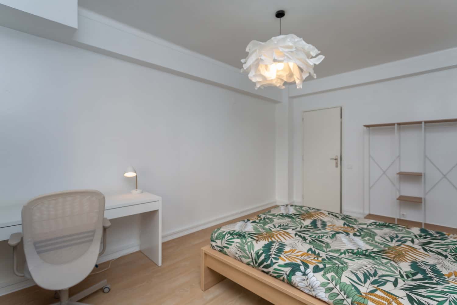 Room 10 - 35. Fontes Pereira Melo 3 6D