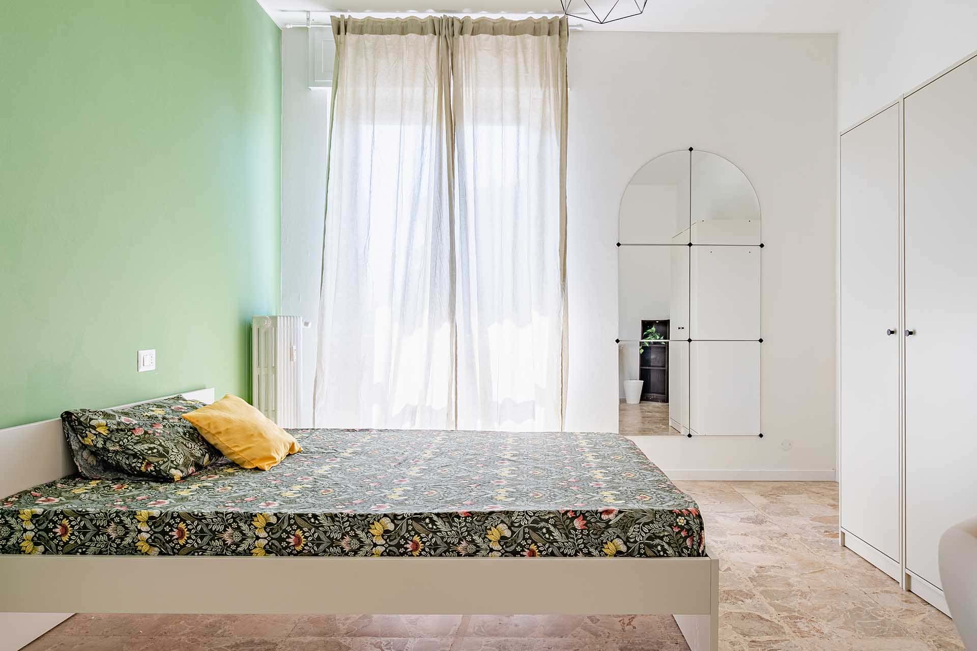 via tiepolo 9 - cinisello  private room s5