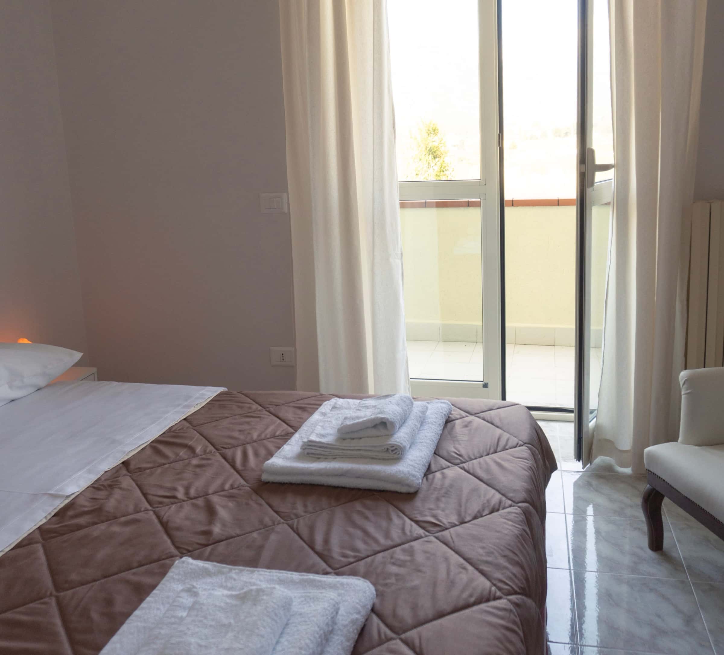 Stanza matrimoniale in Via Casilina