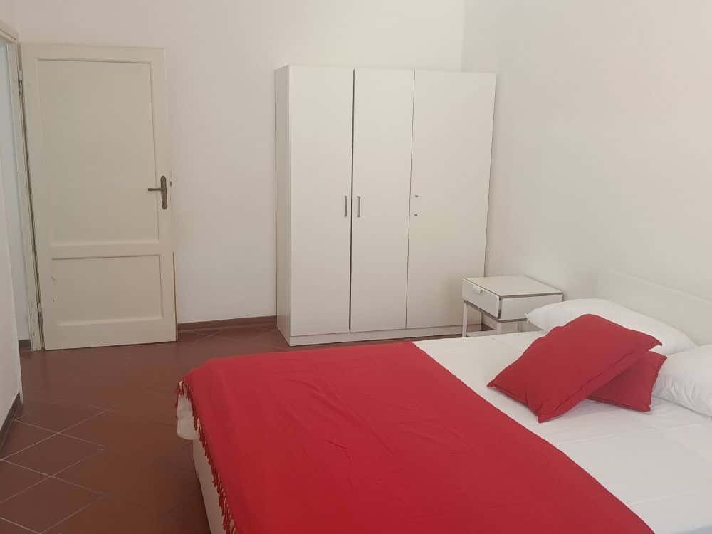 Camera privata in Via Calzolari 21