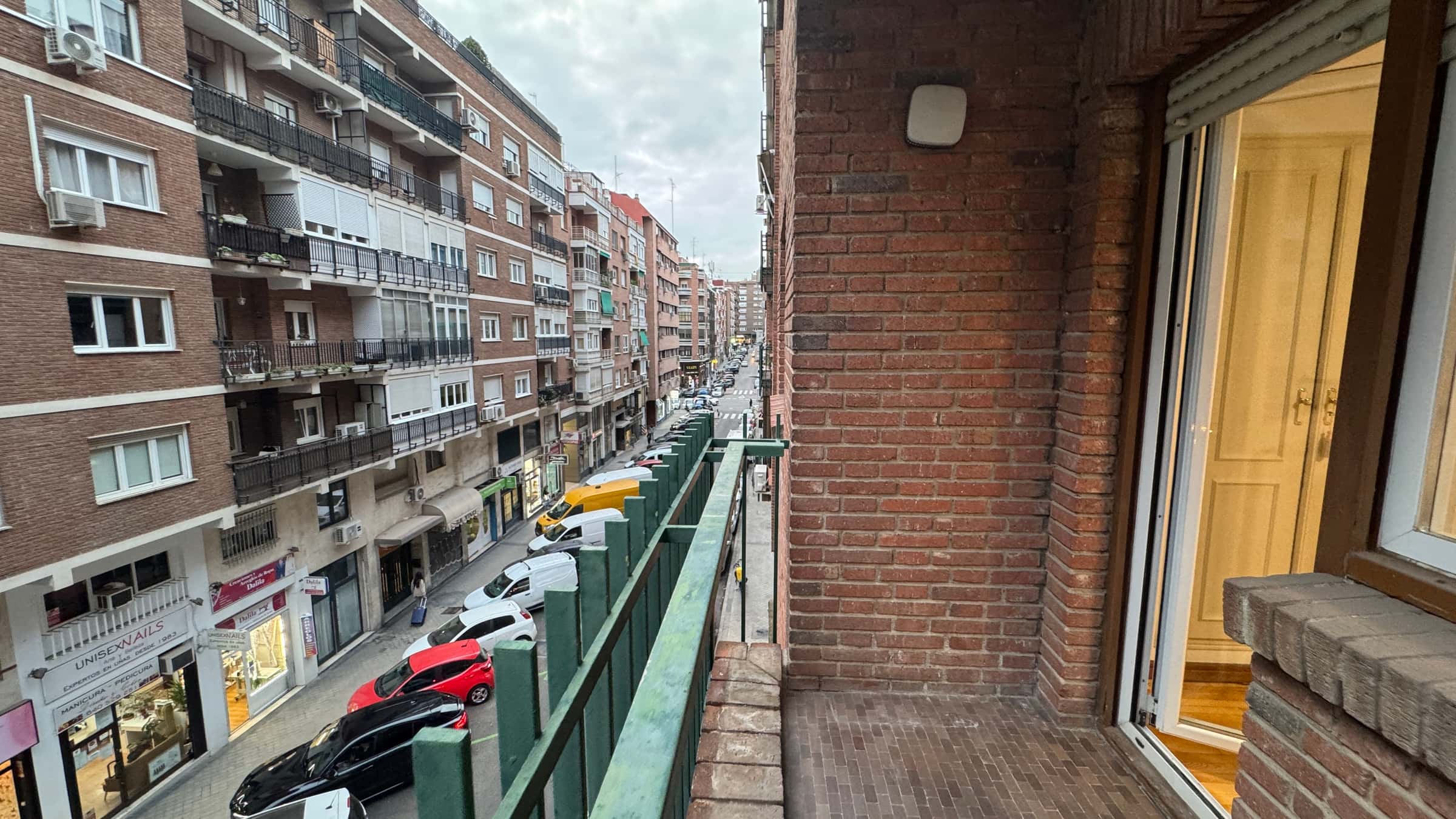 Chambre dans Calle del General Margallo, Madrid pour 100 m² avec 5 chambres