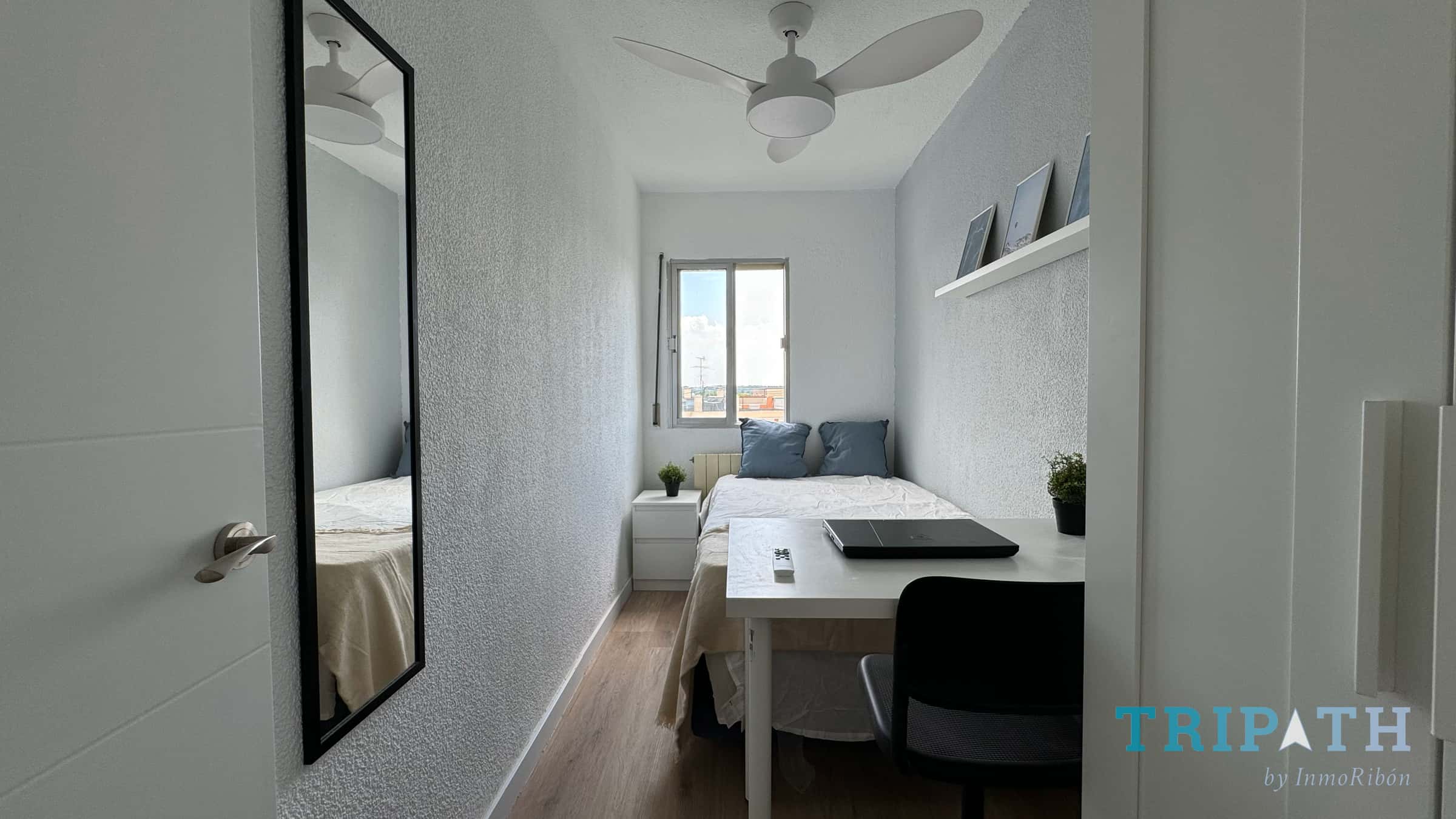 Chambre dans Calle del Poeta Blas de Otero, Madrid pour 80 m² avec 4 chambres