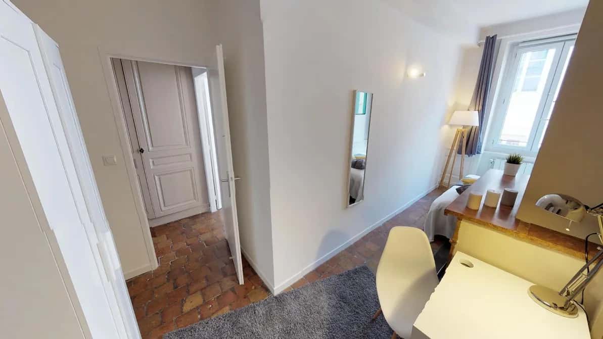 Habitación en Place Tobie Robatel, Lyon para 98 m² con 5 dormitorios