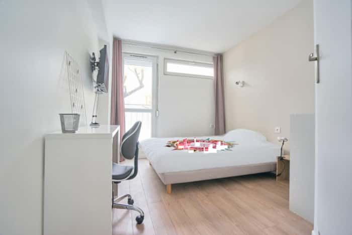 Listing photo thumbnail