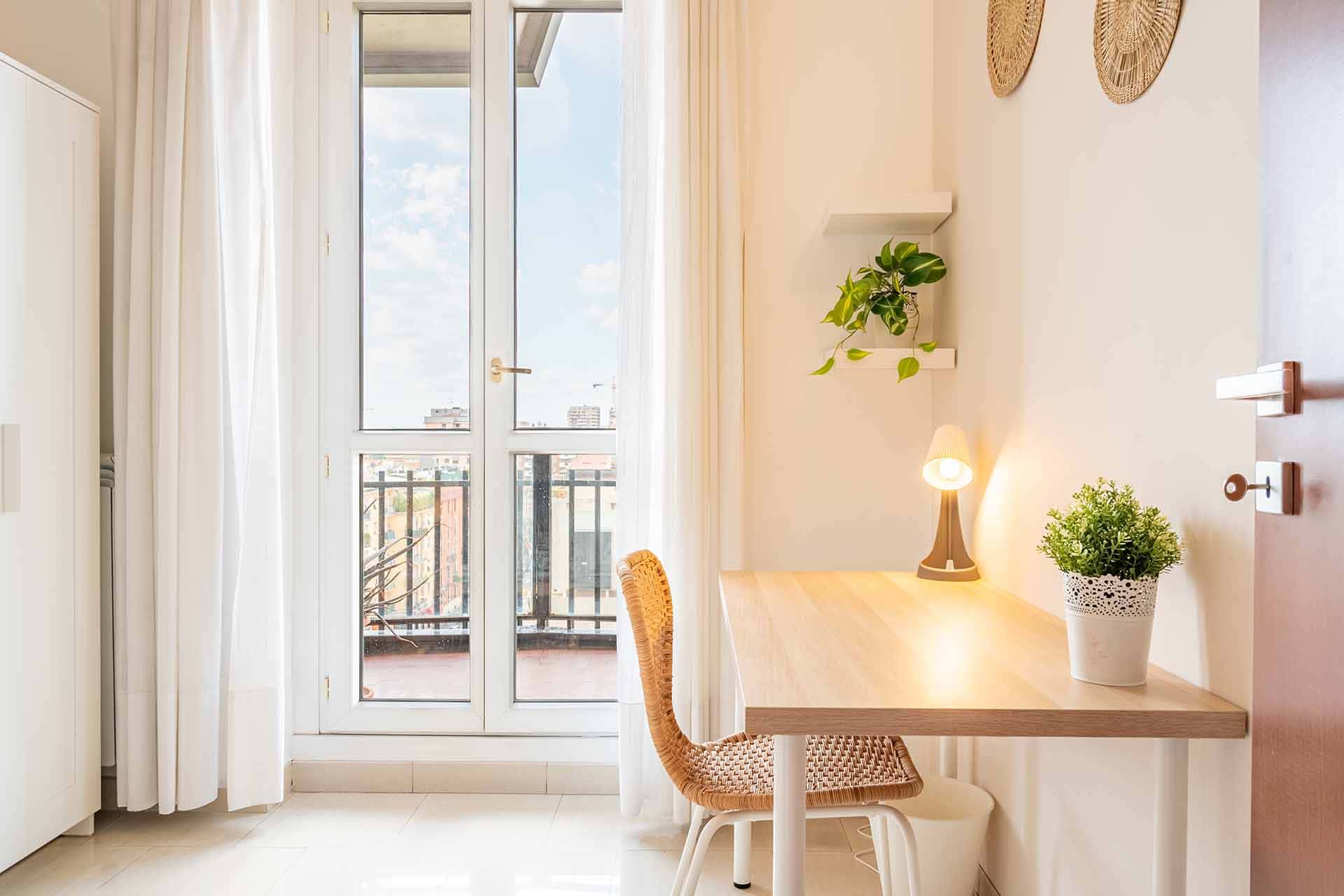 via pellegrino rossi 68  private room s2