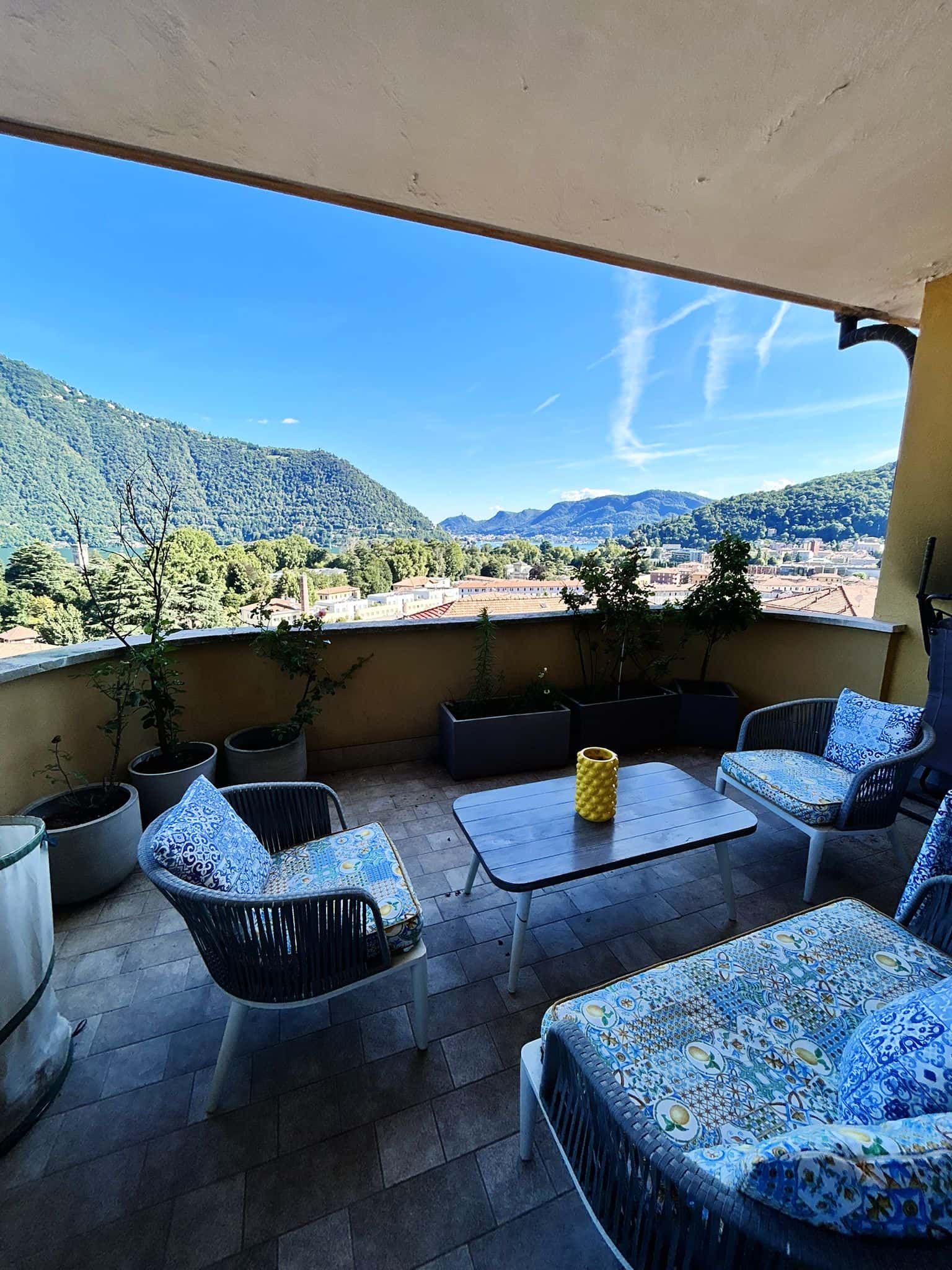 Appartamento in Via XXV Aprile, Cernobbio di 160 m² con 2 camere