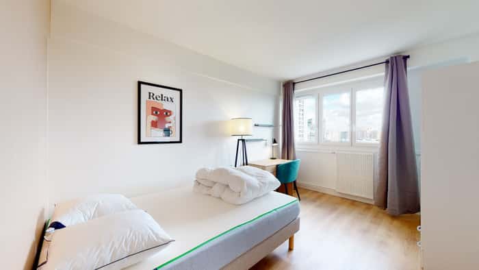 Listing photo thumbnail