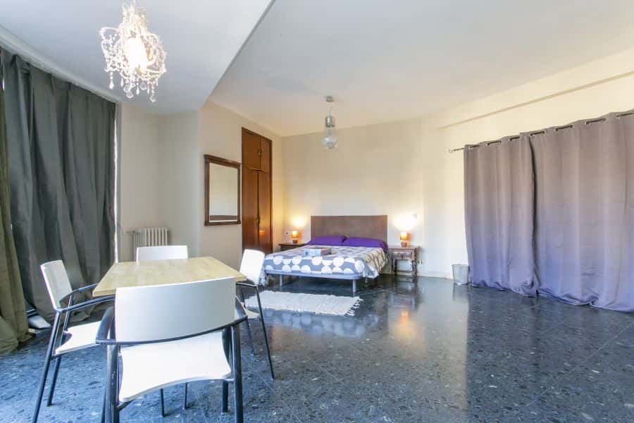 Habitación en piso de 5 habitaciones en Sant Francesc