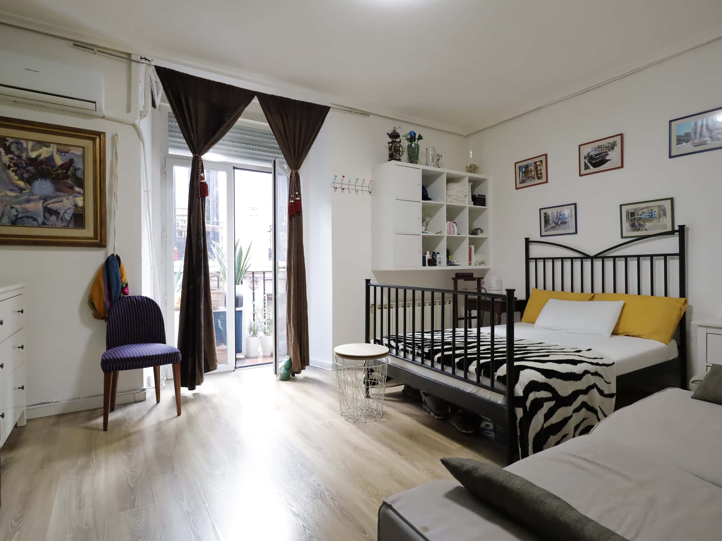 private room Calle Escorial
