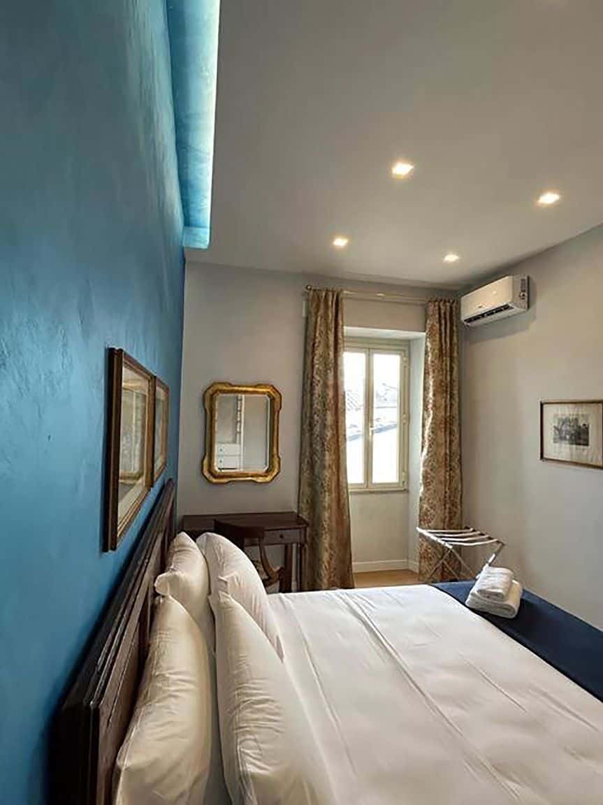 Manzoni Blue House by Ghor