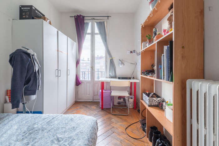 Listing photo thumbnail