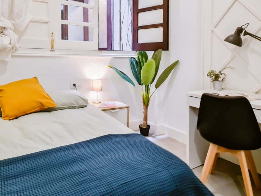 Habitación en piso de 7 habitaciones en Ciutat Vella