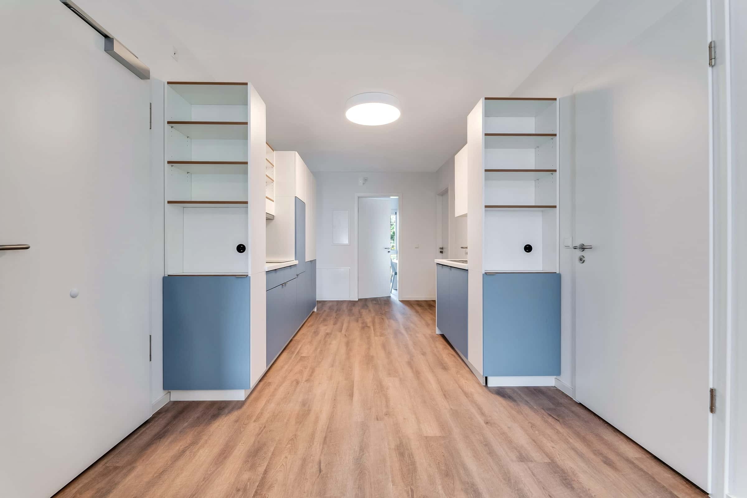 Fully furnished private room in a 5 people shared mixed apartment