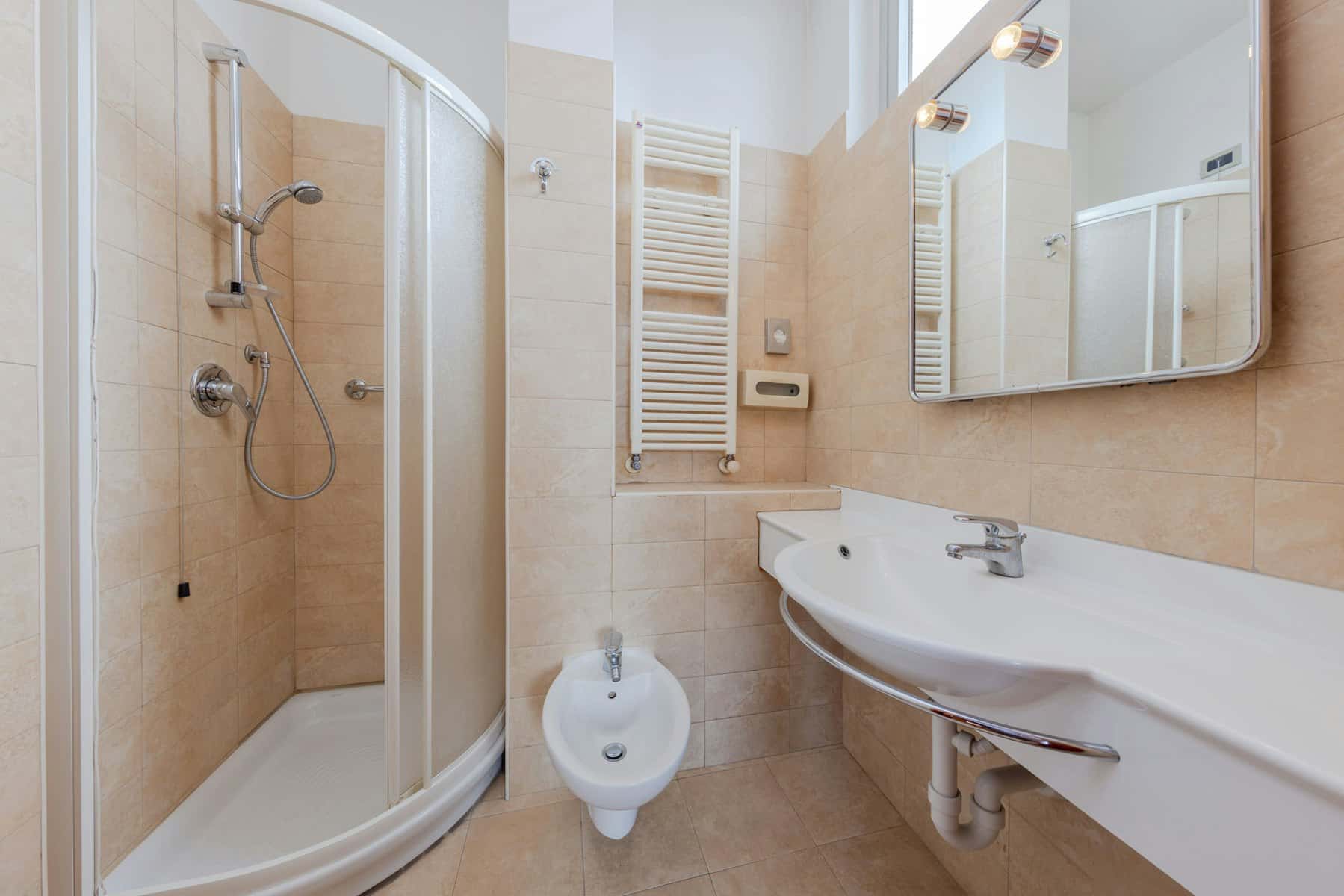 Room in Lungo Dora Napoli, Torino for 1100 m² with 10 bedrooms