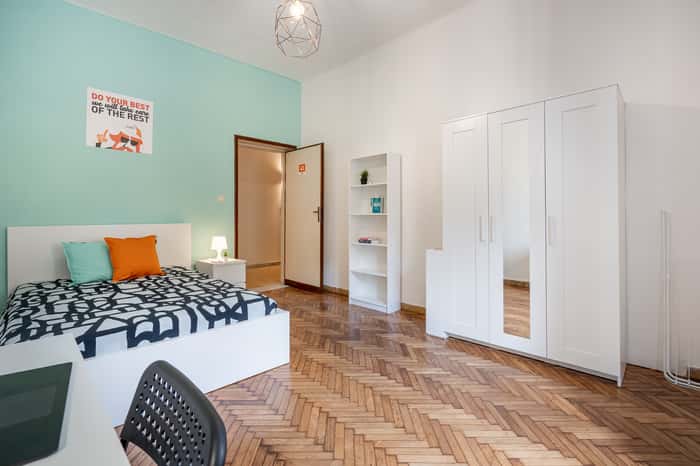 Listing photo thumbnail