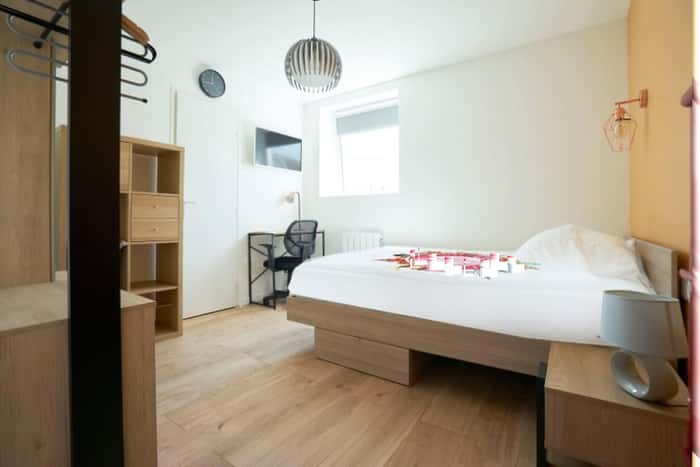 Listing photo thumbnail