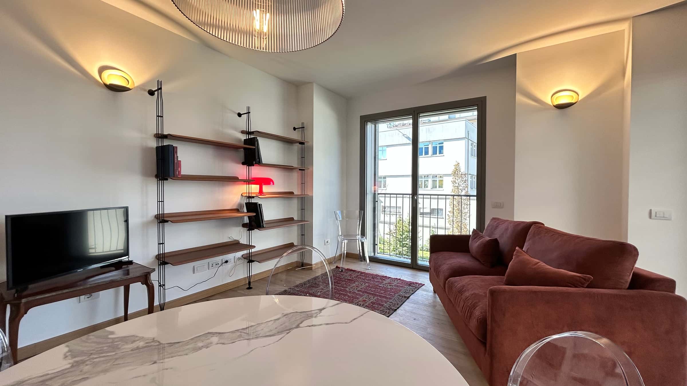 Appartamento con terrazzo in Via Adamello, Milano