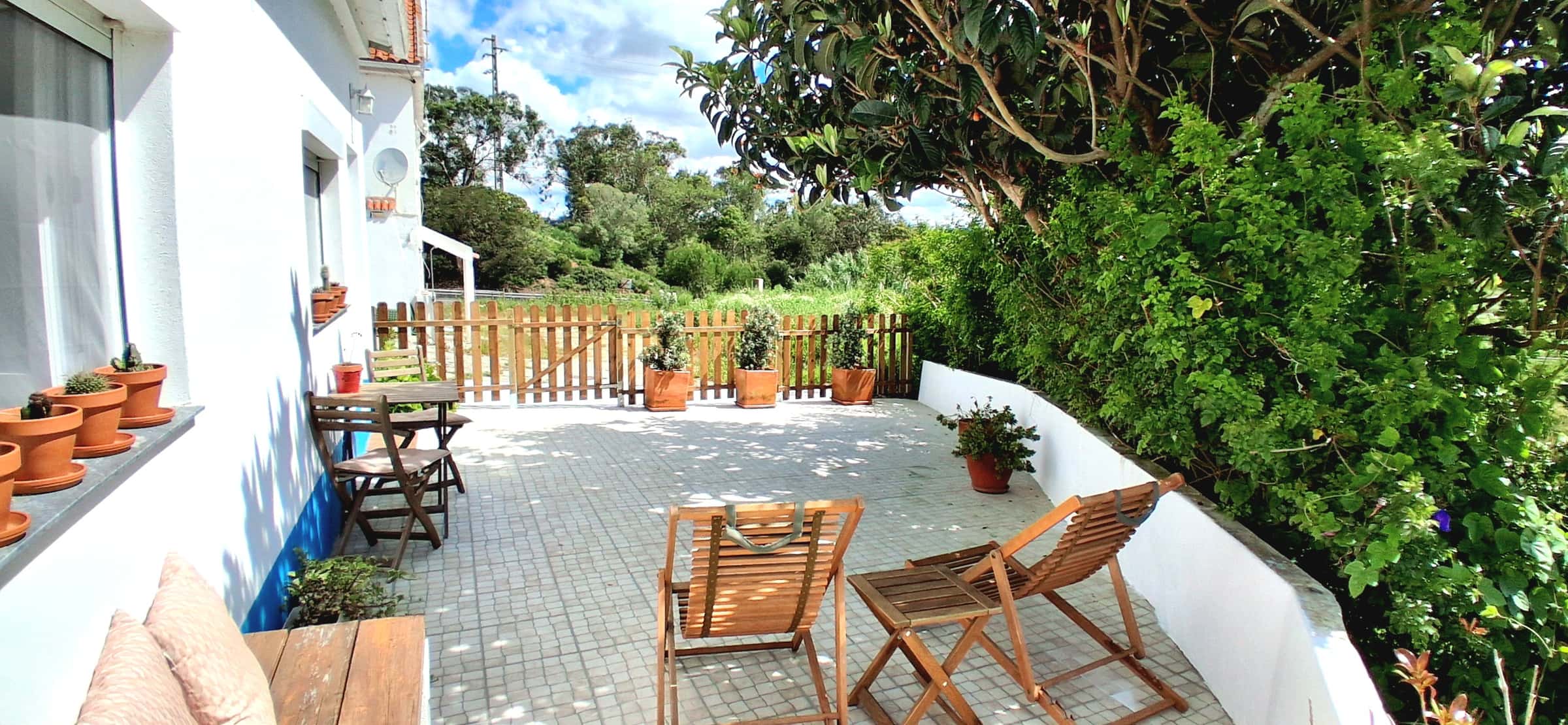 House with private terrace in Encarnação