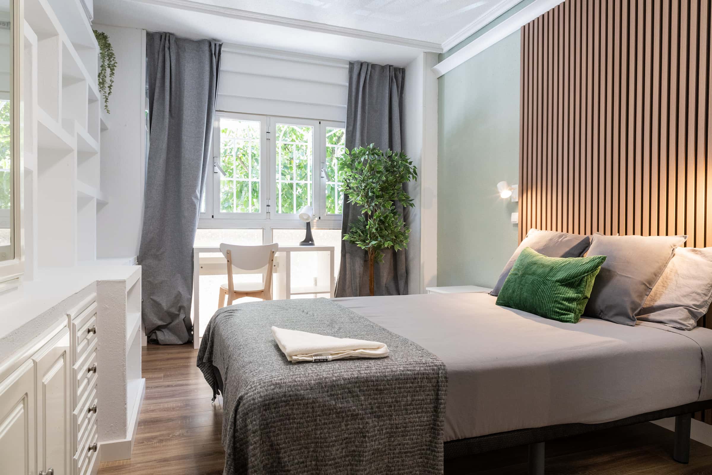 Zimmer in Paseo de los Jesuitas, Madrid für 80 m² mit 4 Schlafzimmer