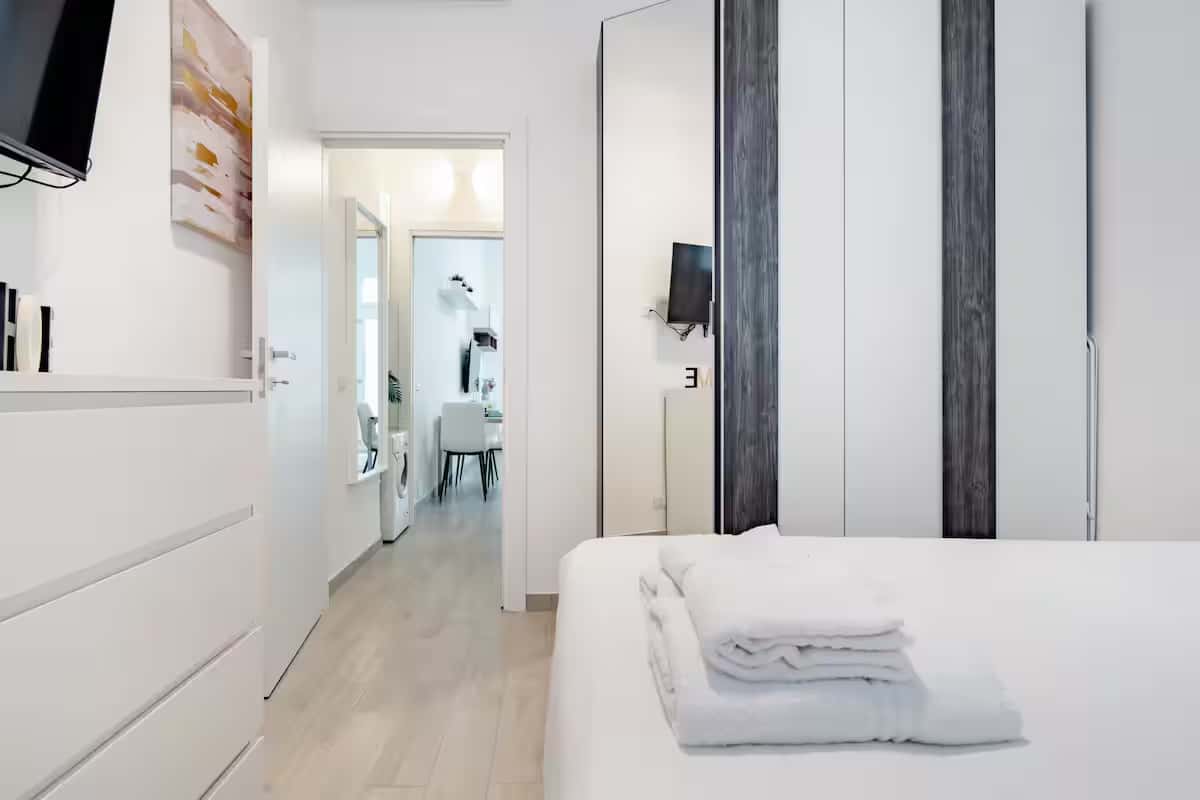 Bilocale in Viale Carlo Troya a Milano