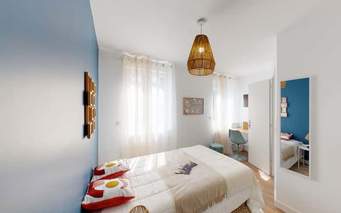 Listing photo thumbnail