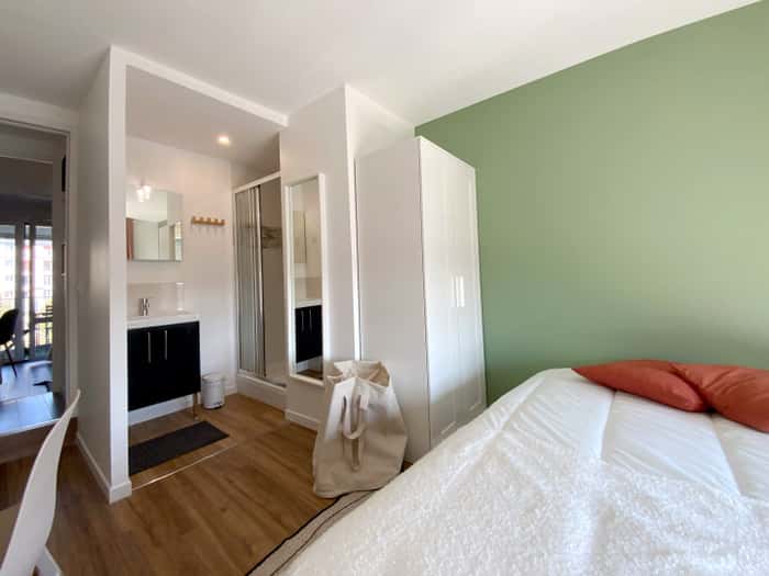 Listing photo thumbnail