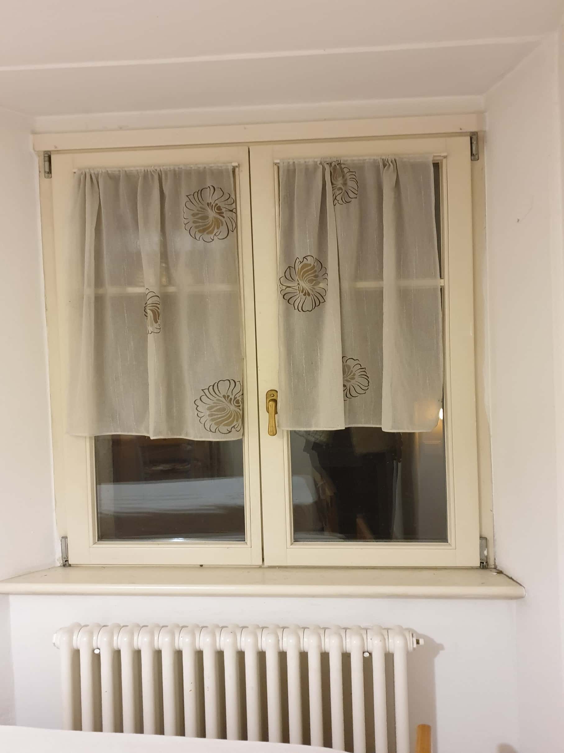 A8/S2 - stanza con due letti uniti, appartamento con due bagni completi, Centro Storico, Trento