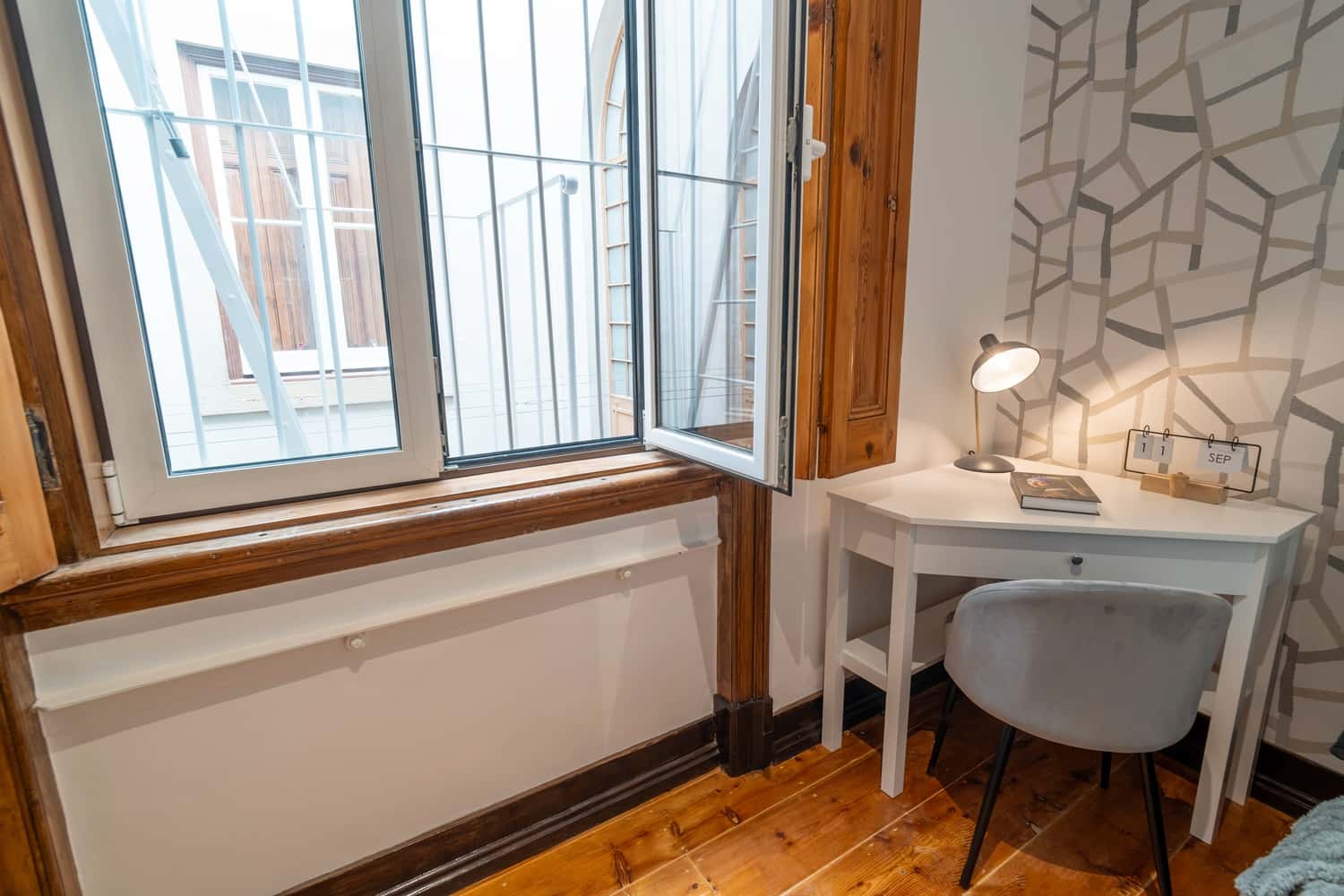 Room 9 - 105. Avenida da Liberdade 262 5D